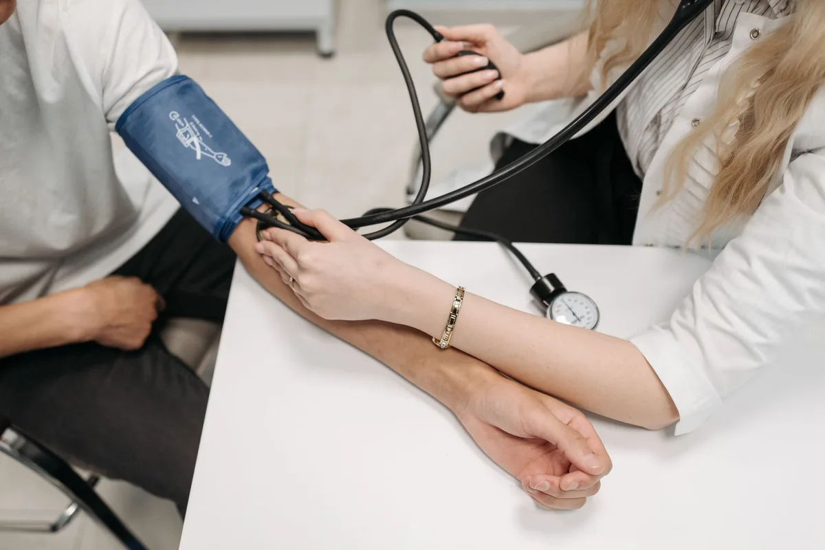 Échelle de mesure des classes de compression en mmHg affichée sur un graphique
