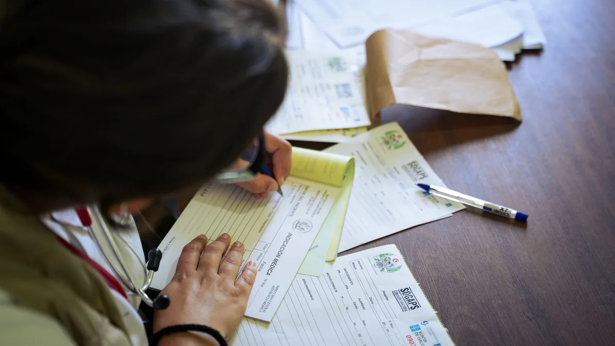Formulaire d'inscription au registre médical avec documents officiels