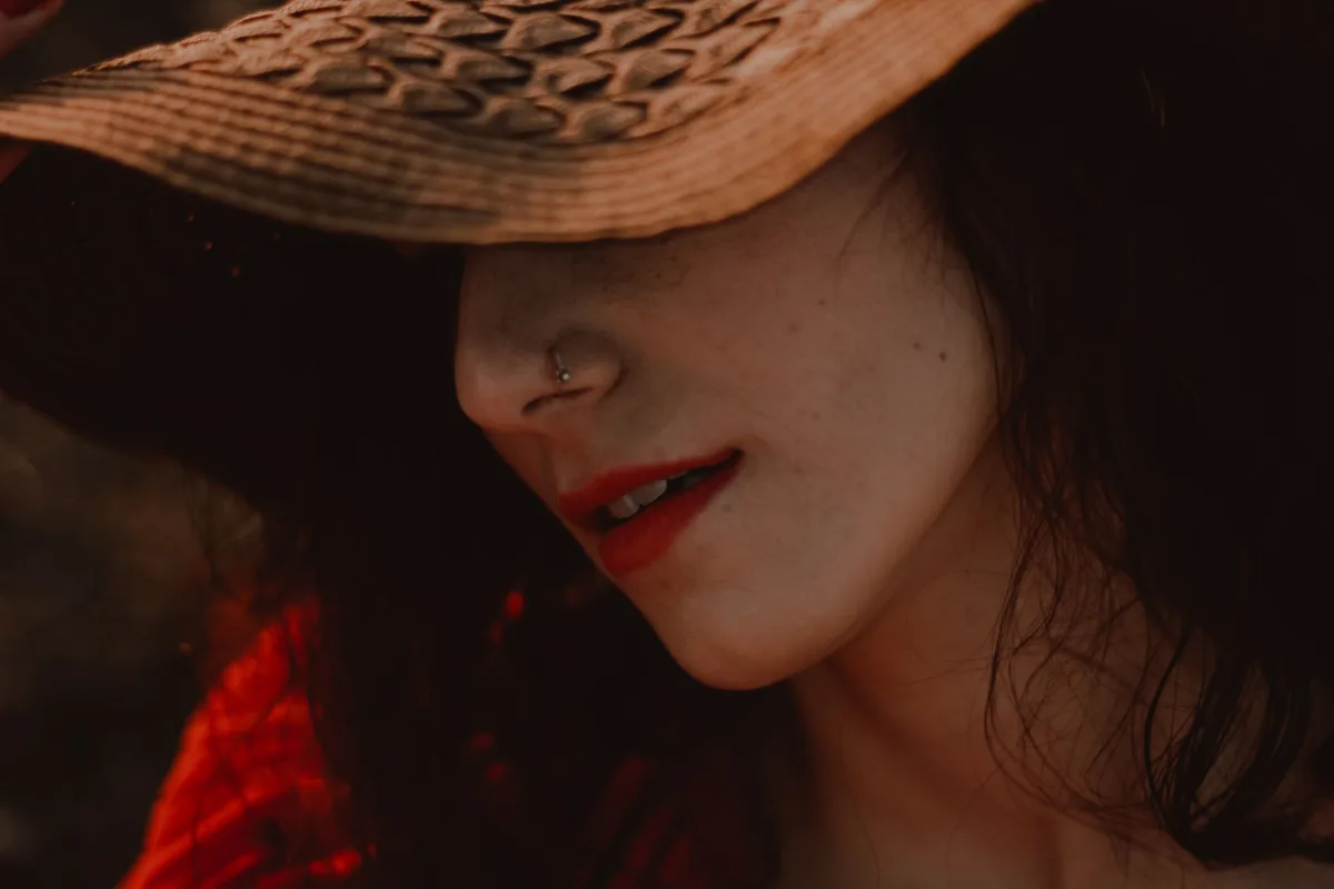 Zones délicates du visage exposées au soleil : nez, oreilles, lèvres