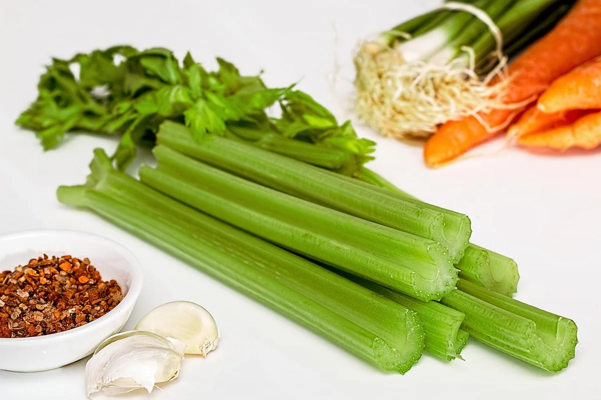 Étiquette d'ingrédients montrant additifs comme maltodextrine et E621
