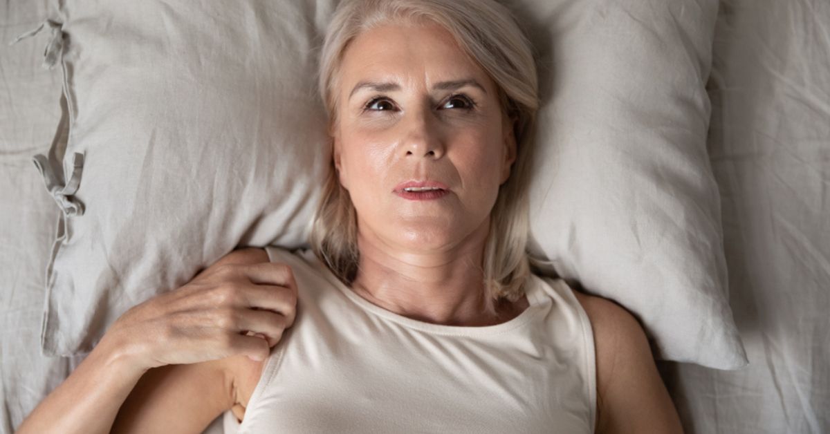 Ménopause et insomnie : pourquoi se réveille-t-on à cette heure précise la nuit ?